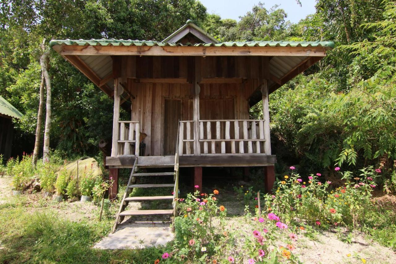 ロンサレム島 Mad Monkey Koh Rong Samloemホステル エクステリア 写真