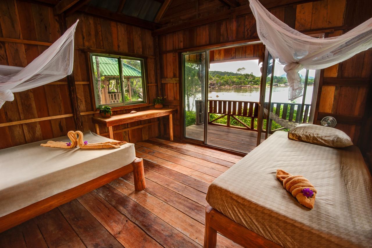 ロンサレム島 Mad Monkey Koh Rong Samloemホステル エクステリア 写真