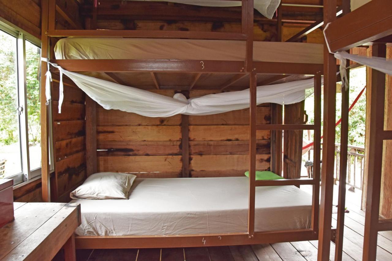 ロンサレム島 Mad Monkey Koh Rong Samloemホステル エクステリア 写真