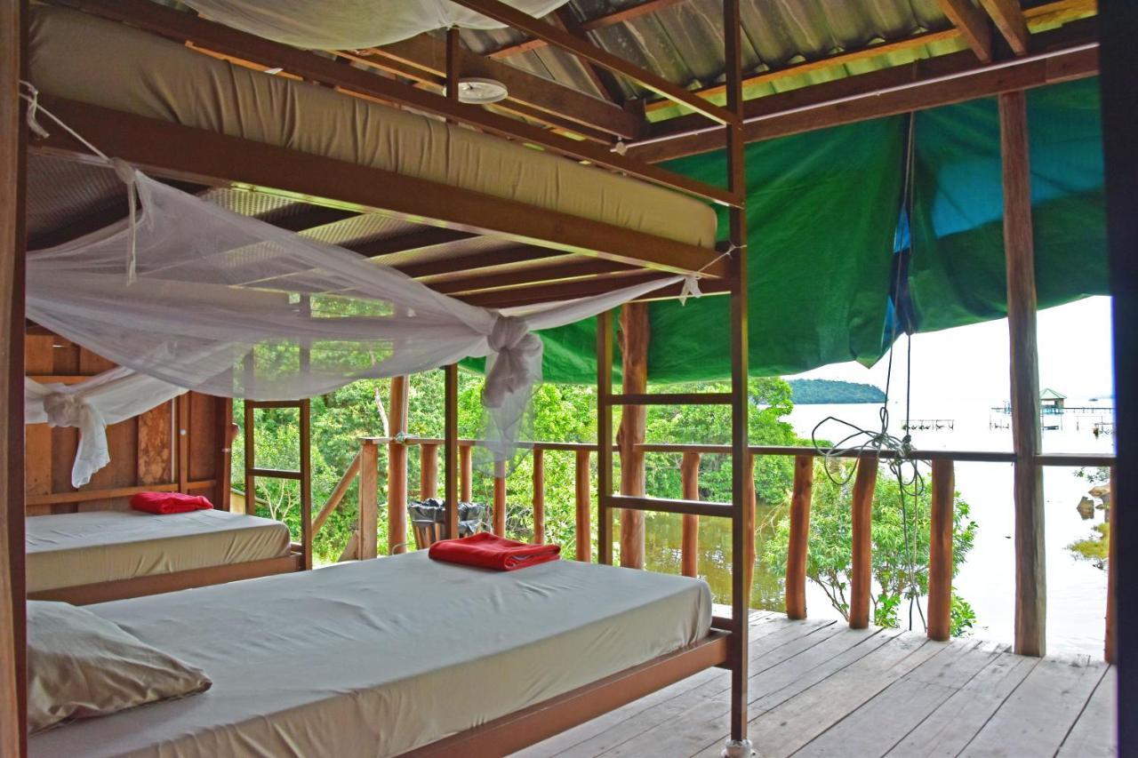 ロンサレム島 Mad Monkey Koh Rong Samloemホステル エクステリア 写真