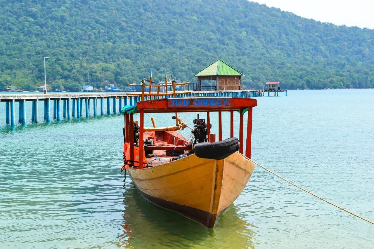 ロンサレム島 Mad Monkey Koh Rong Samloemホステル エクステリア 写真