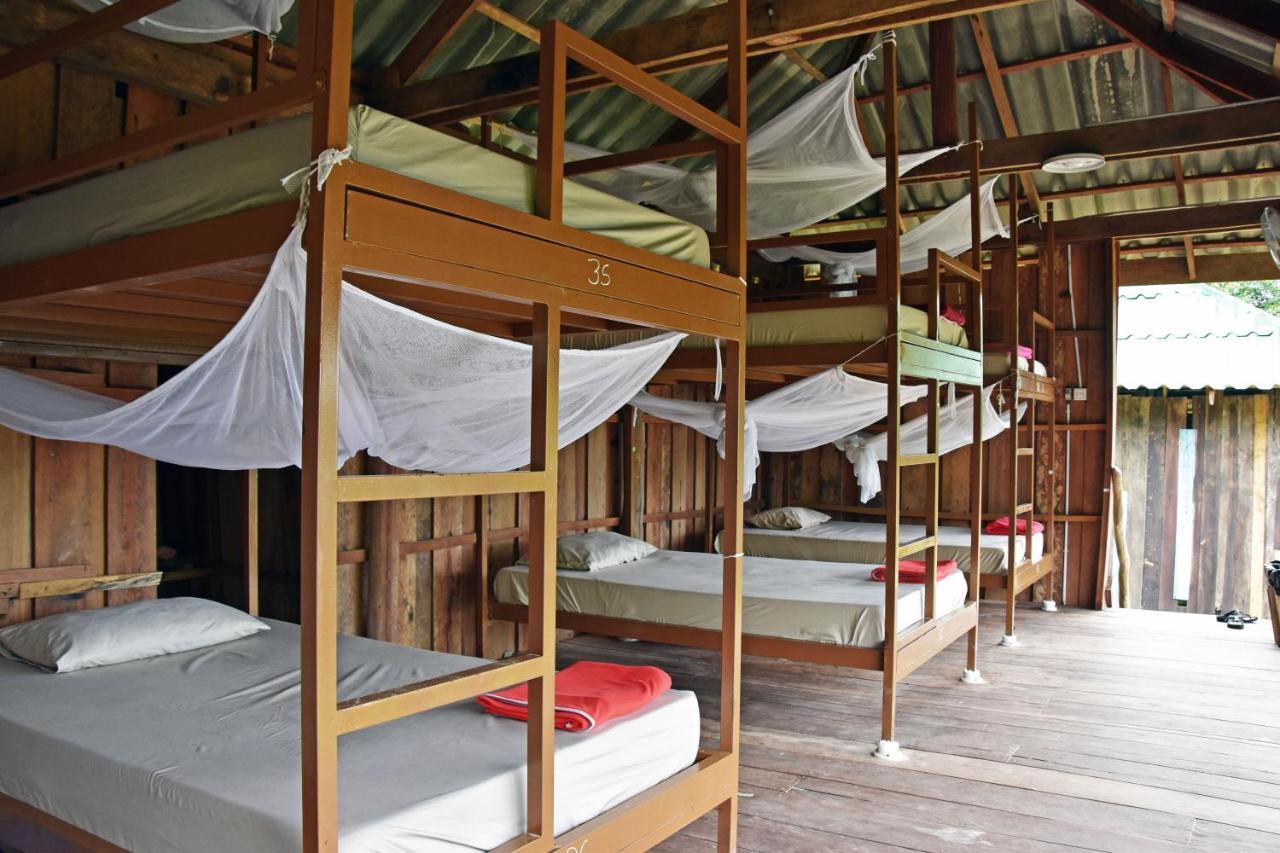 ロンサレム島 Mad Monkey Koh Rong Samloemホステル エクステリア 写真