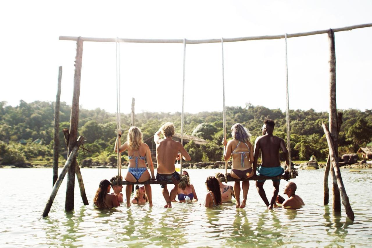 ロンサレム島 Mad Monkey Koh Rong Samloemホステル エクステリア 写真